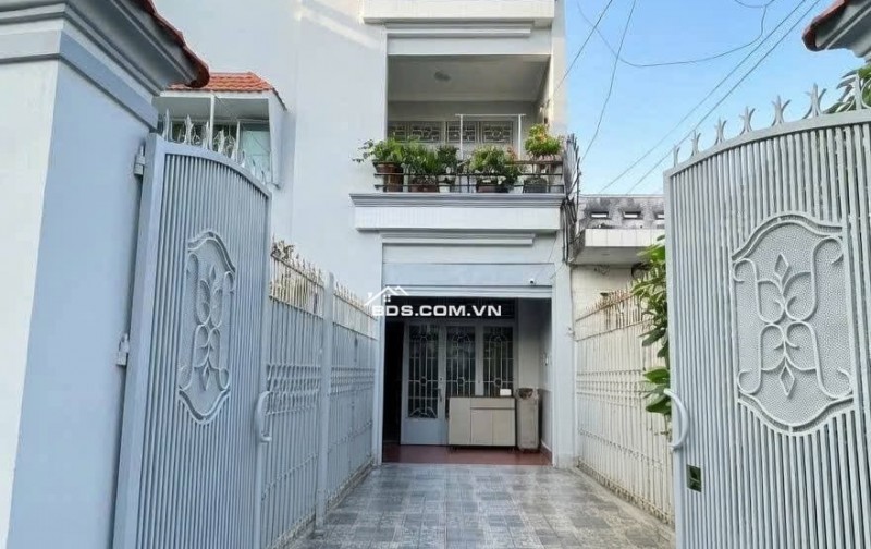 Ngộp bak - 6 Tỷ 6 - 115m² , 3 tầng thu từ 35tr/th- Hẻm Xe Hơi đường Phạm Văn Đồng