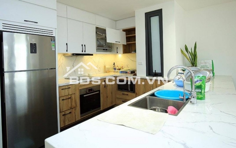 CHÂN DÀI APARTERMENT PHỐ XUÂN DIỆU CẦN  ĐẠI GIA RƯỚC VỀ GẤP-DIỆN TÍCH SIÊU KHỦNG ~200m2-MẶT TIỀN ĐÁ BÓNG-GẤP ĐÔI NHÀ HÀNG XÓM ~10m