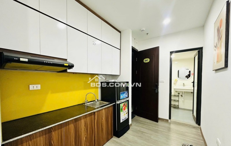 GIÁ RẺ BẤT NGỜ-CHỈ 1 CĂN DUY NHẤT TẠI PHỐ NGUYỄN NGỌC VŨ-TRUNG TÂM CỦA TRUNG TÂM - 35 PHÒNG KHÉP KÍN - KHAI THÁC ĐỈNH NÓC KỊCH TRẦN 2.2 TỶ/NĂM-Ô TÔ ĐỖ CỬA KHÔNG KỂ NGÀY ĐÊM-