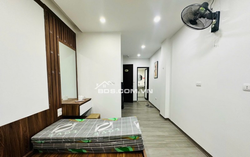 GIÁ RẺ BẤT NGỜ-CHỈ 1 CĂN DUY NHẤT TẠI PHỐ NGUYỄN NGỌC VŨ-TRUNG TÂM CỦA TRUNG TÂM - 35 PHÒNG KHÉP KÍN - KHAI THÁC ĐỈNH NÓC KỊCH TRẦN 2.2 TỶ/NĂM-Ô TÔ ĐỖ CỬA KHÔNG KỂ NGÀY ĐÊM-