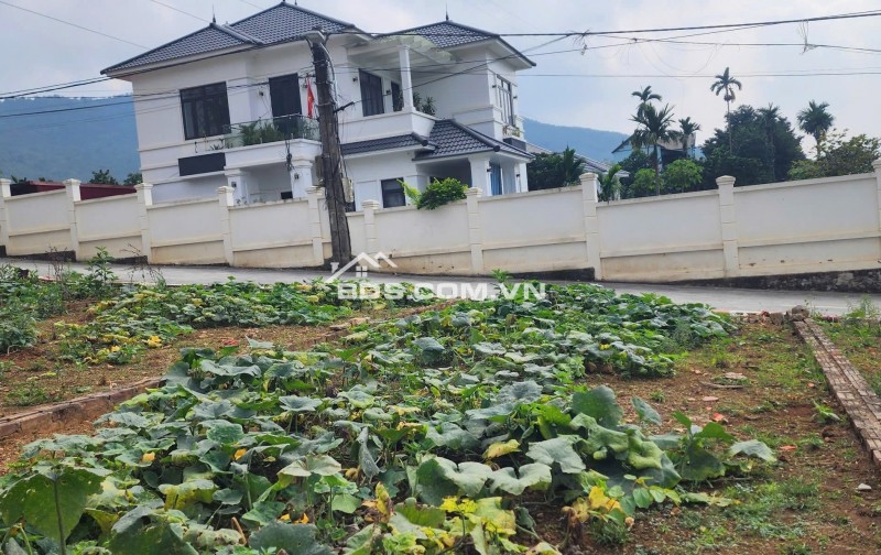 Sở hữu ngay lô đất nên tại thành phố Hoà Bình . với đầy đủ tiện ích