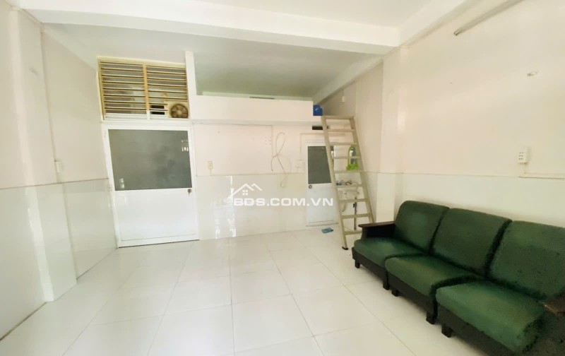  HẠ 100 TRIỆU – GIÁ MỚI CHỈ 3.6 TỶ   MẶT TIỀN TẦNG TRỆT CHUNG CƯ LÔ G LẠC LONG QUÂN – NGANG LỚN 4.3M – TIỆN KINH DOANH