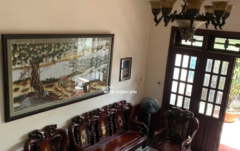 Bán nhà đất mặt tiền đường Lê Văn Việt 217,4m2, có nhà