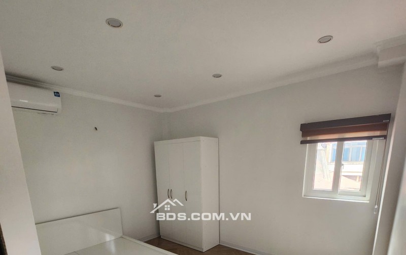 Cho thuê phòng 18m2 tầng 5 nhà 36 ngõ 83/3 Nguyễn Khang,