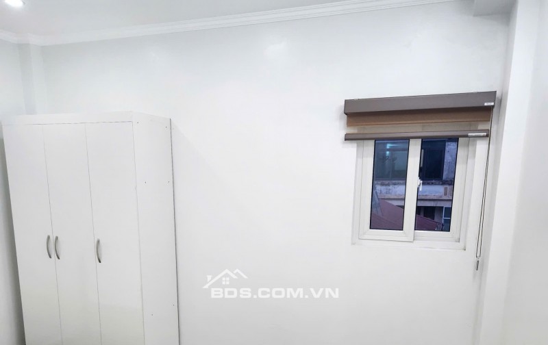 Cho thuê phòng 18m2 tầng 5 nhà 36 ngõ 83/3 Nguyễn Khang,