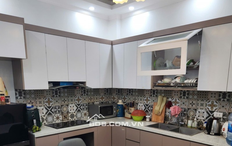 Cho thuê phòng 22m2 tầng 2 nhà 4 ngõ 31 Trần Quốc Hoàn