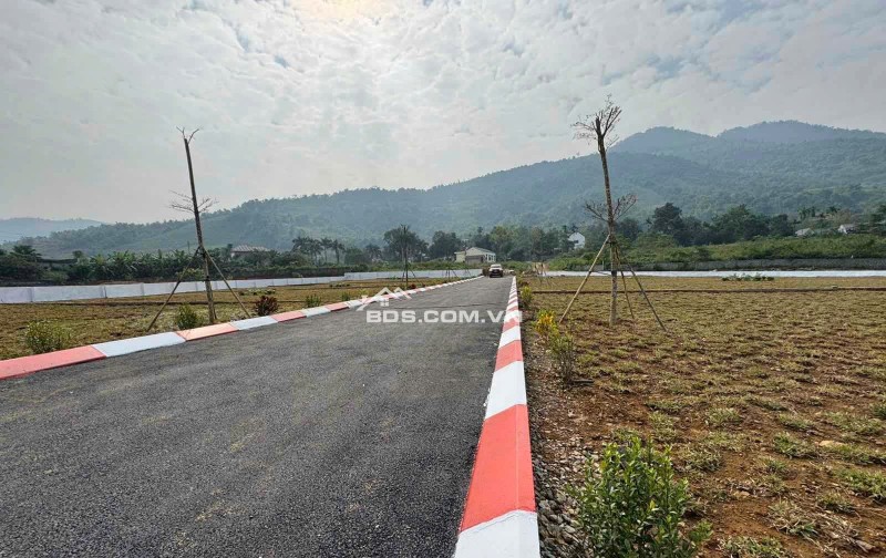 Siêu lô đất góc 2 mặt tiền hiếm nằm tại trung tâm khu du lịch cư yên,lương sơn cho quý anh chị và nhà đầu tư