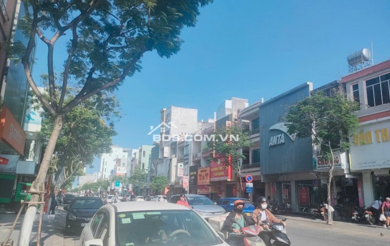 Nhà đẹp trung tâm Lê Duẩn ngang 10m cực hiếm, giá tốt
