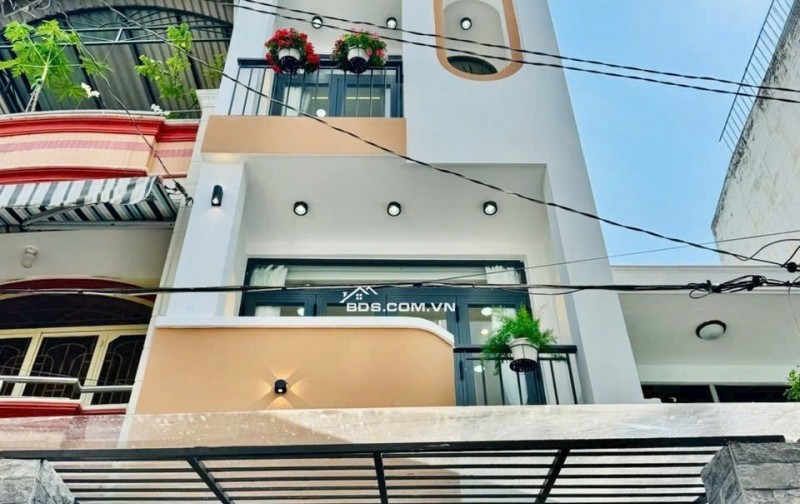 CHỐT NHÀ THÍCH QUẢNG ĐỨC – PHÚ NHUẬN – 3,05×15M – 4 TẦNG BTCT – 5PN – 7.75 TỶ