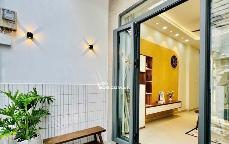 CHỐT NHÀ THÍCH QUẢNG ĐỨC – PHÚ NHUẬN – 3,05×15M – 4 TẦNG BTCT – 5PN – 7.75 TỶ