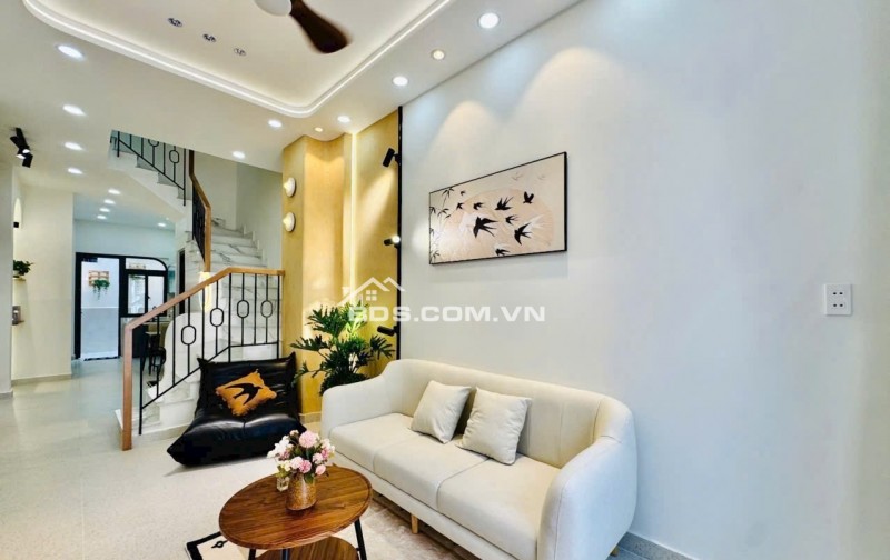 CHỐT NHÀ THÍCH QUẢNG ĐỨC – PHÚ NHUẬN – 3,05×15M – 4 TẦNG BTCT – 5PN – 7.75 TỶ