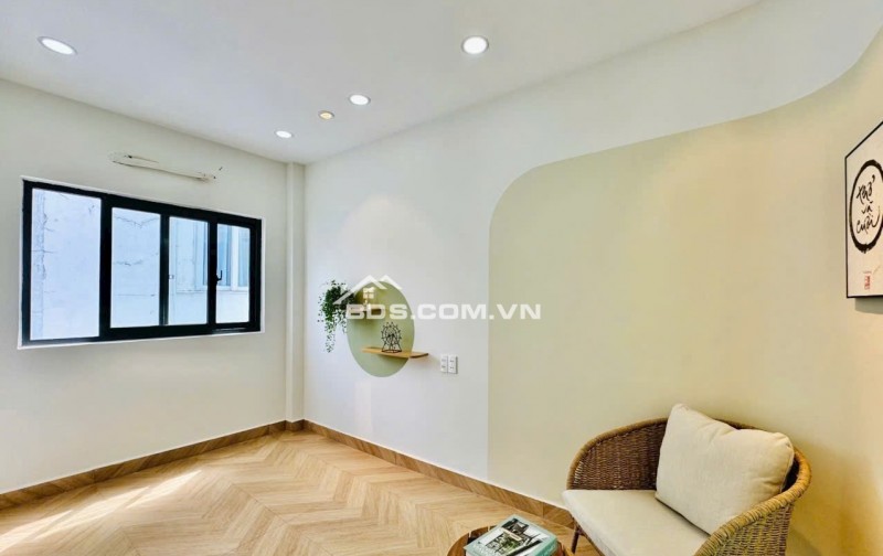 CHỐT NHÀ THÍCH QUẢNG ĐỨC – PHÚ NHUẬN – 3,05×15M – 4 TẦNG BTCT – 5PN – 7.75 TỶ