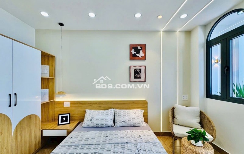 CHỐT NHÀ THÍCH QUẢNG ĐỨC – PHÚ NHUẬN – 3,05×15M – 4 TẦNG BTCT – 5PN – 7.75 TỶ