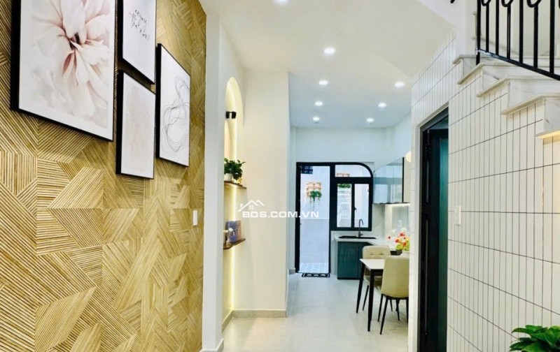 CHỐT NHÀ THÍCH QUẢNG ĐỨC – PHÚ NHUẬN – 3,05×15M – 4 TẦNG BTCT – 5PN – 7.75 TỶ