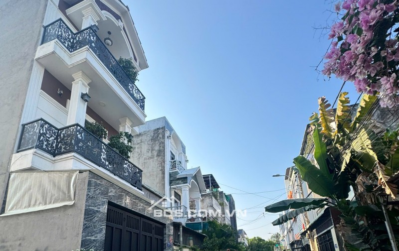 NHÀ PHỐ 99M² – Ô TÔ VÀO NHÀ – GẦN CẦU ÔNG NHIÊU, LONG TRƯỜNG   Diện tích: 99m² (ngang 4.4m)  Kết cấu: 1 trệt + 1 lầu – hoàn công đầy đủ