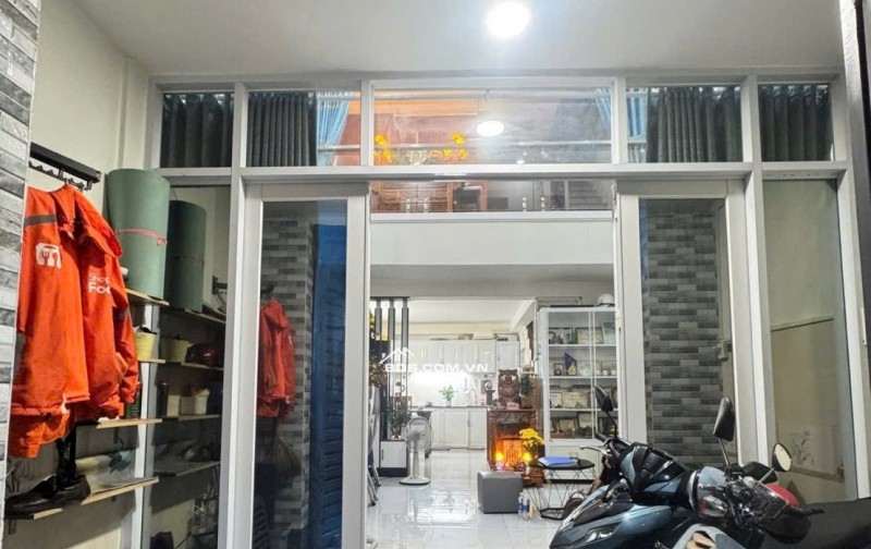 NHÀ 3 TẦNG GẦN MT Đ.359, PHƯỚC LONG B  4.4 tỷ Kết cấu: 1 trệt, 1 lửng, 1 lầu – 3PN, 2WC