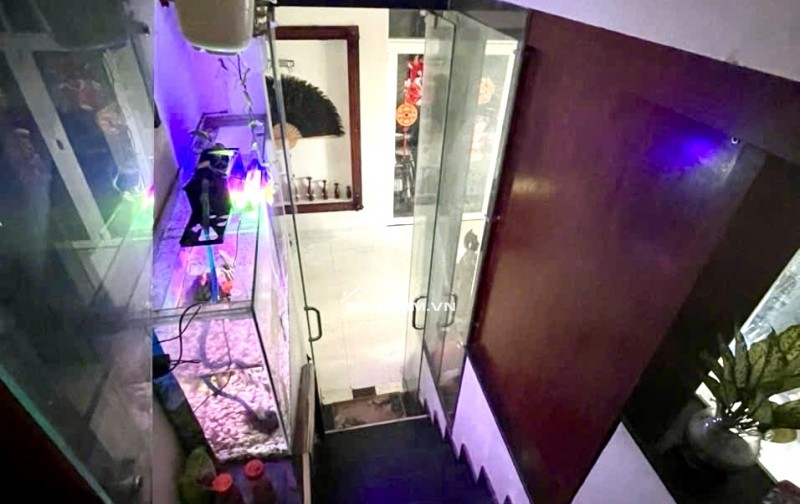 Nhà hẻm xe hơi, bề ngang khủng 8m bề thế to ko có căn thứ 2 trong khu vực.