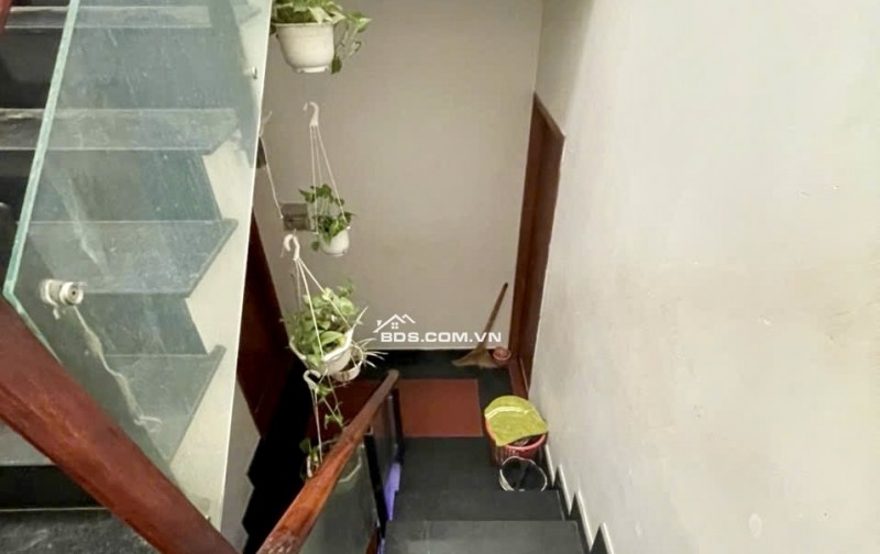 Nhà hẻm xe hơi, bề ngang khủng 8m bề thế to ko có căn thứ 2 trong khu vực.