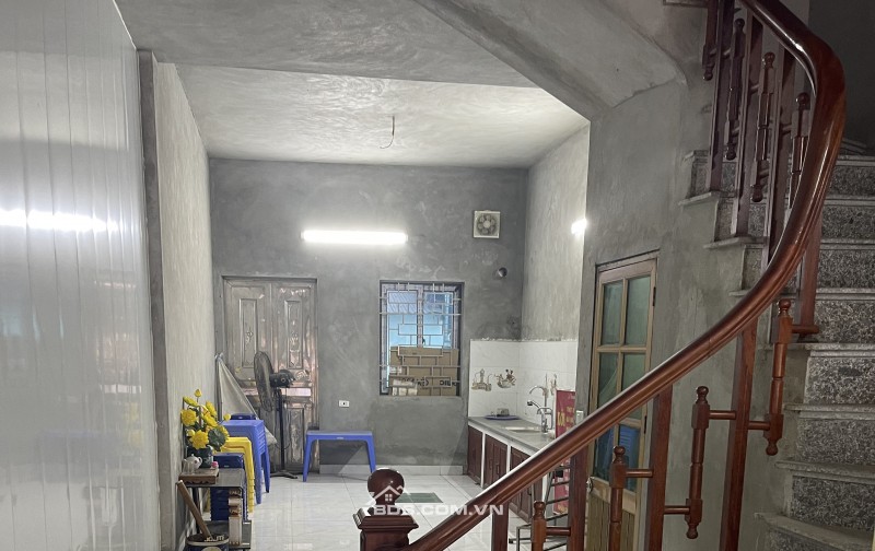 Cho thuê nhà riêng ở Đức Thượng, Hoài Đức, 3 tầng, 140m2/sàn, mặt tiền 4m, mặt đường liên xã rộng 5m