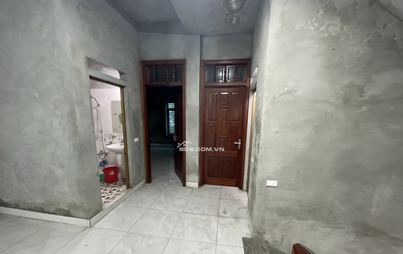 Cho thuê nhà riêng ở Đức Thượng, Hoài Đức, 3 tầng, 140m2/sàn, mặt tiền 4m, mặt đường liên xã rộng 5m