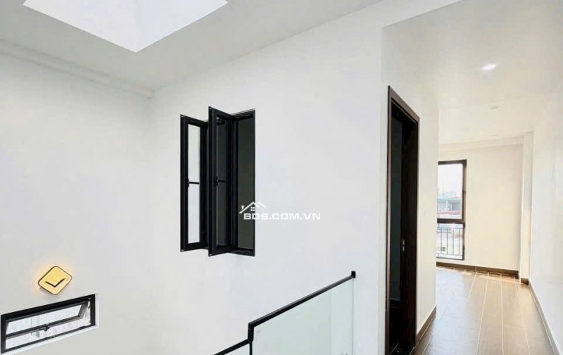 - Bán Nhà Thiên Lôi Chợ Đôn - Diện tích 50m2 - 4 tầng xây mới đẹp - Ngõ rộng rãi , gần trường chợ