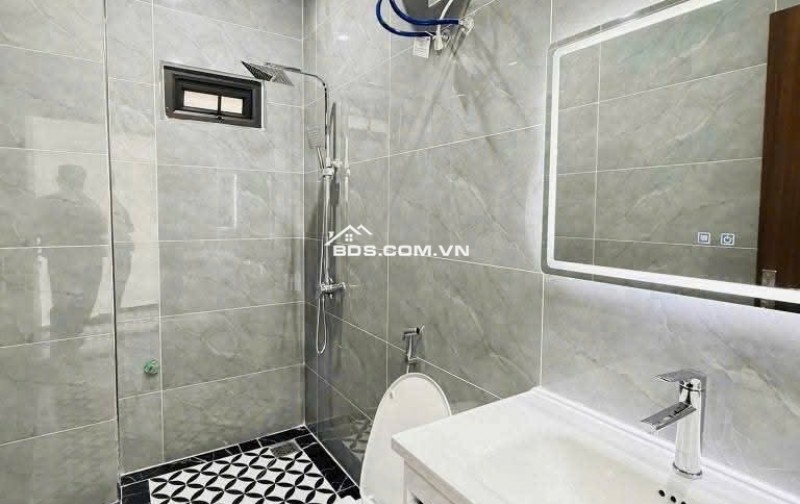 - Bán Nhà Thiên Lôi Chợ Đôn - Diện tích 50m2 - 4 tầng xây mới đẹp - Ngõ rộng rãi , gần trường chợ