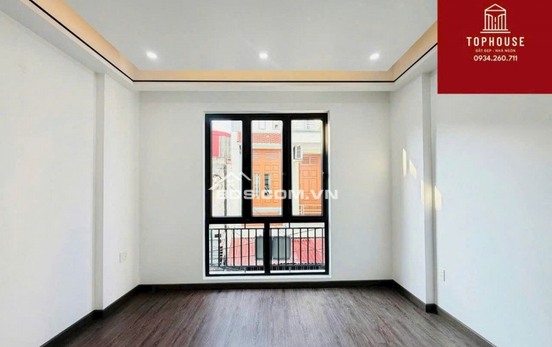 - Bán Nhà Thiên Lôi Chợ Đôn - Diện tích 50m2 - 4 tầng xây mới đẹp - Ngõ rộng rãi , gần trường chợ