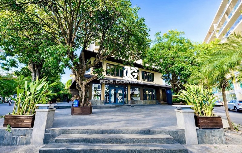 Cho Thuê Nhà GÓC 2MT: 135 Nguyễn Cao + Mỹ Tú 2 - Quận 7 - 20x20m, 3 tầng