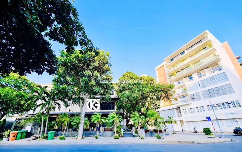 Cho Thuê Nhà GÓC 2MT: 135 Nguyễn Cao + Mỹ Tú 2 - Quận 7 - 20x20m, 3 tầng