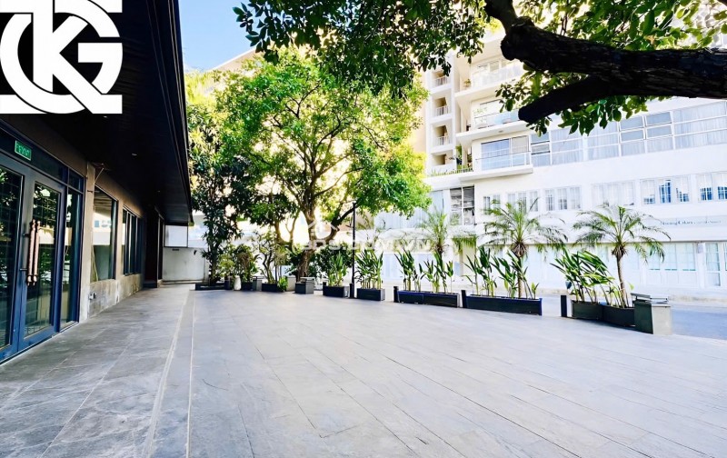 Cho Thuê Nhà GÓC 2MT: 135 Nguyễn Cao + Mỹ Tú 2 - Quận 7 - 20x20m, 3 tầng