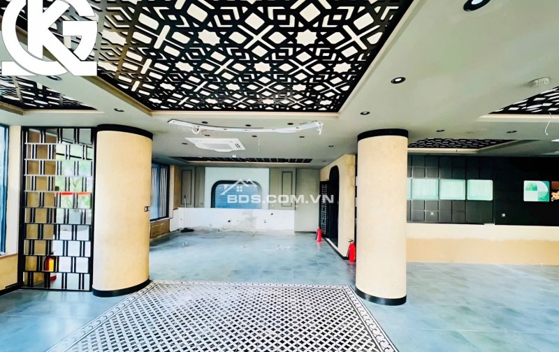 Cho Thuê Nhà GÓC 2MT: 135 Nguyễn Cao + Mỹ Tú 2 - Quận 7 - 20x20m, 3 tầng