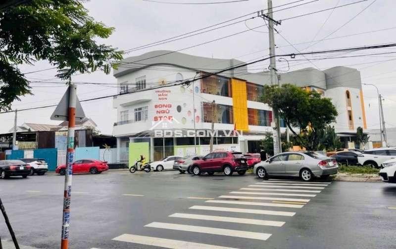 Vợ chồng em chính chủ cần tiền bán găp lô đất mặt tiền hồ tri tân TP BÀ RỊA VỦNG TÀU