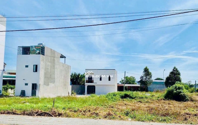 Vợ chồng em chính chủ cần tiền bán găp lô đất mặt tiền hồ tri tân TP BÀ RỊA VỦNG TÀU