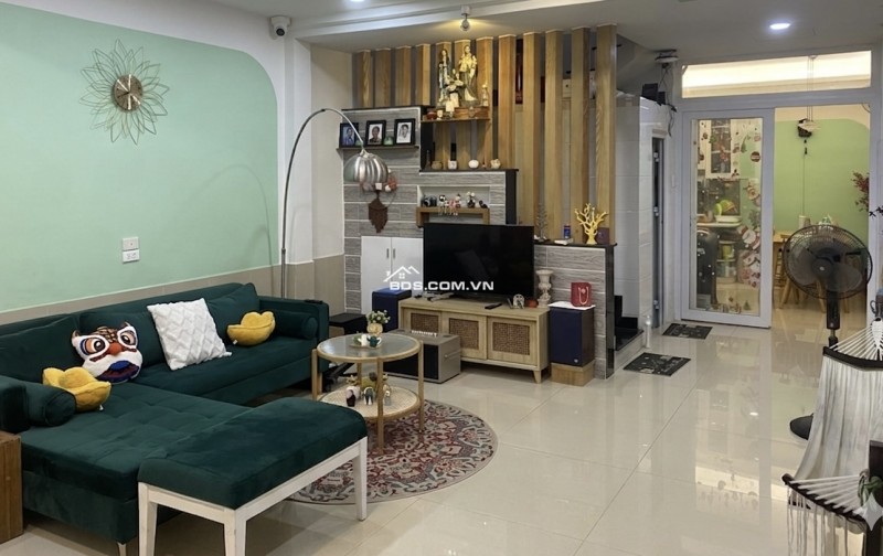 Bán nhà chính chủ, đầy đủ nội thất vào ở ngay, hẻm xe hơi