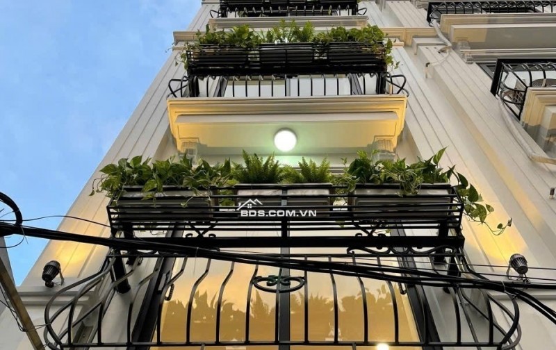 Bán nhà Thạch Bàn 40m2, 5 tầng, gần ô tô, cách phố 80m, 8 tỷ nhỉnh