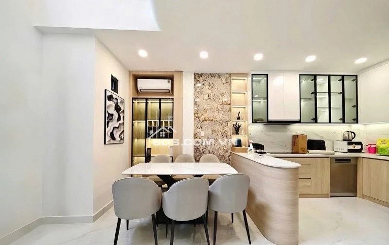 BÁN CĂN NHÀ 5 TẦNG MỚI, ĐẸP LONG LANH NGAY KHU VIP PHƯỜNG BÀN CỜ, HXH, HƠN 8 TỶ