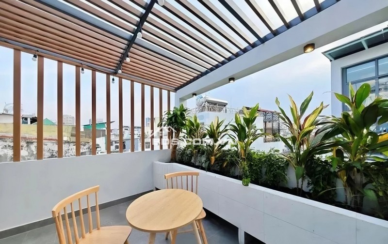 BÁN CĂN NHÀ 5 TẦNG MỚI, ĐẸP LONG LANH NGAY KHU VIP PHƯỜNG BÀN CỜ, HXH, HƠN 8 TỶ