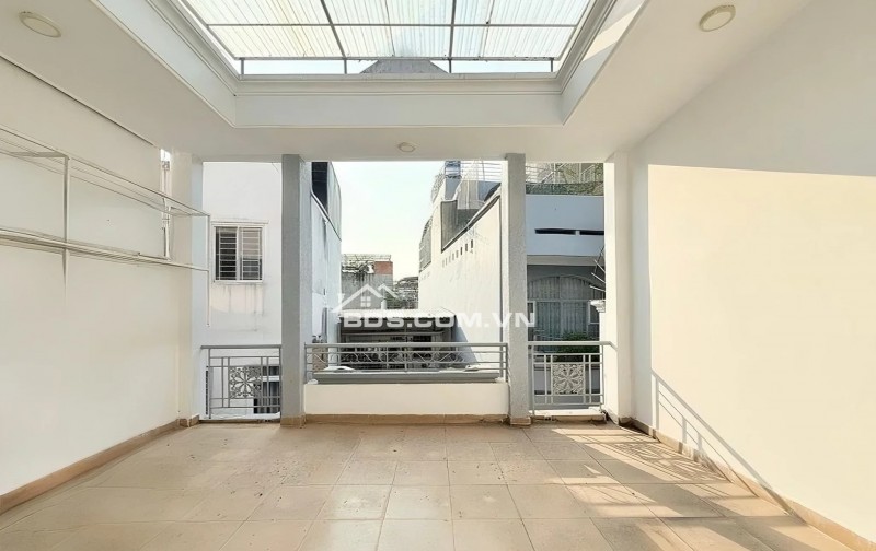 [PHƯỜNG BÀN CỜ – CƯ XÁ ĐÔ THÀNH] NHÀ 5M NGANG – 4 TẦNG – HXH – 9.2 TỶ