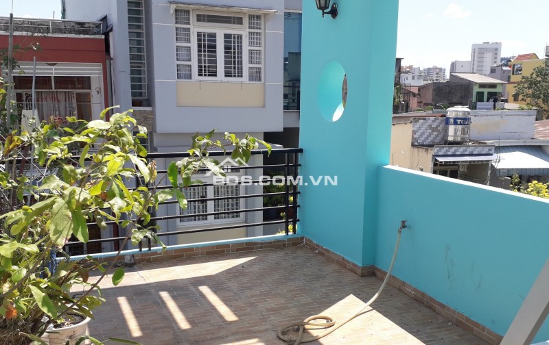 Bán nhà hướng Đông, sàn 51m2, 1 trệt 2 lầu, hẻm trên đường Lê Văn Duyệt, Bình thạnh, 51m2