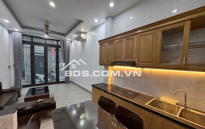 NHÀ DÂN XÂY ĐỘC LẬP 5 TẦNG KIÊN CỐ - NGÕ THÔNG - Ô TÔ ĐỖ CỬA