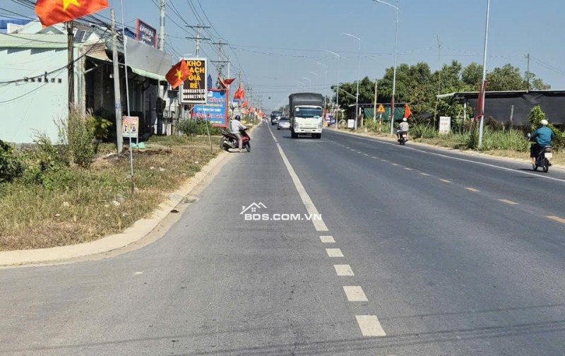 Bán đất mặt tiền đường ĐT 825, Tân Mỹ, Đức Hòa, Long An, DT 480m2, giá đầu tư