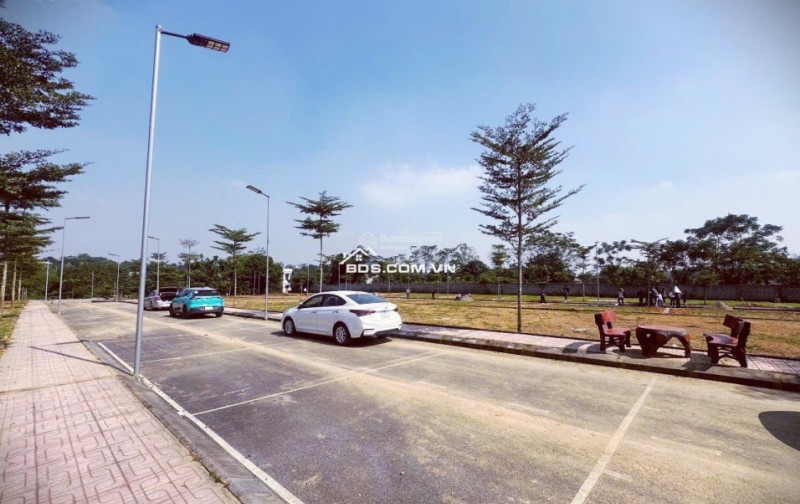 Chiết khấu sâu nhất lô đất đẹp, mặt tiền rộng, vị trí trung tâm Vai réo, Phú Cát, Hà Nội