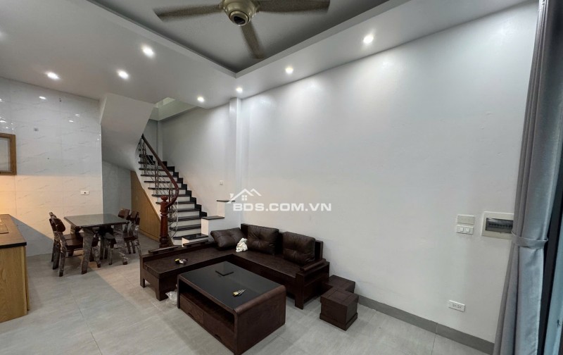 Bán gấp nhà lô góc, mặt ngõ kinh doanh, phố Thạch Bàn-Long Biên.DT40m, 4 tầng, giá 4,65 tỷ