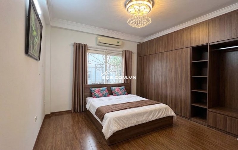  NHÀ ĐẸP THẠCH BÀN – Ô TÔ VÀO NHÀ – 4 TẦNG 4 NGỦ – GẦN PHỐ LỚN – 11.X TỶ 