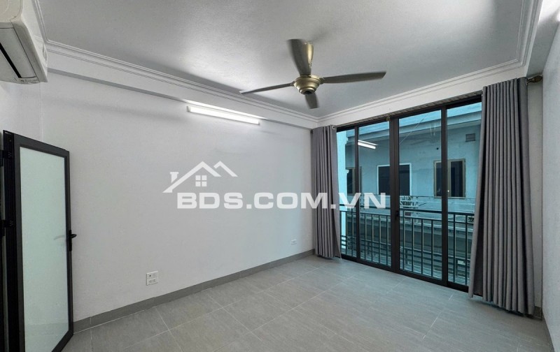 NHÀ DÂN XÂY ĐỘC LẬP 5 TẦNG KIÊN CỐ - NGÕ THÔNG - Ô TÔ ĐỖ CỬA