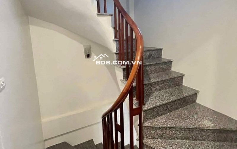 Nhà 5 tầng mới xây tại Phúc Lợi, Long Biên, thiết kế hiện đại, sổ đỏ.