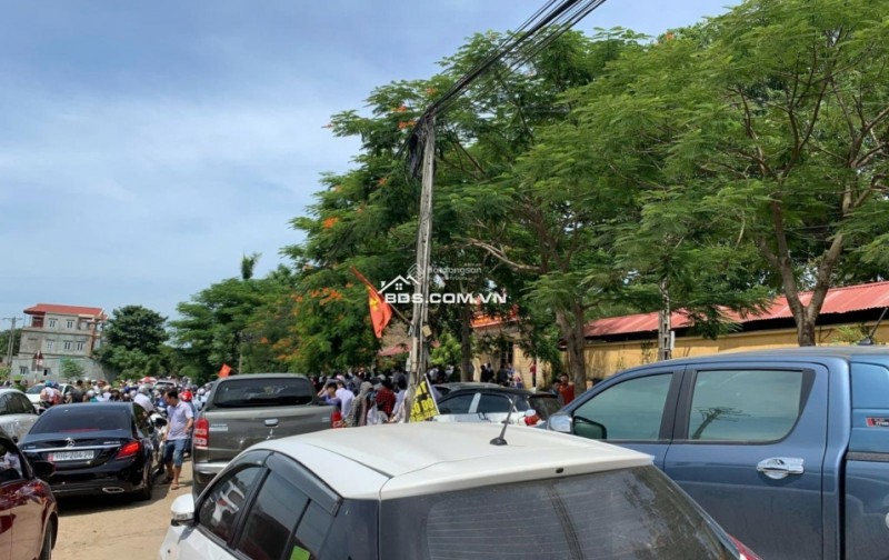 Chính chủ cần tiền trả nợ, bán gấp lô đất 110m full thổ cư sát ĐH FPT và ĐHQG.