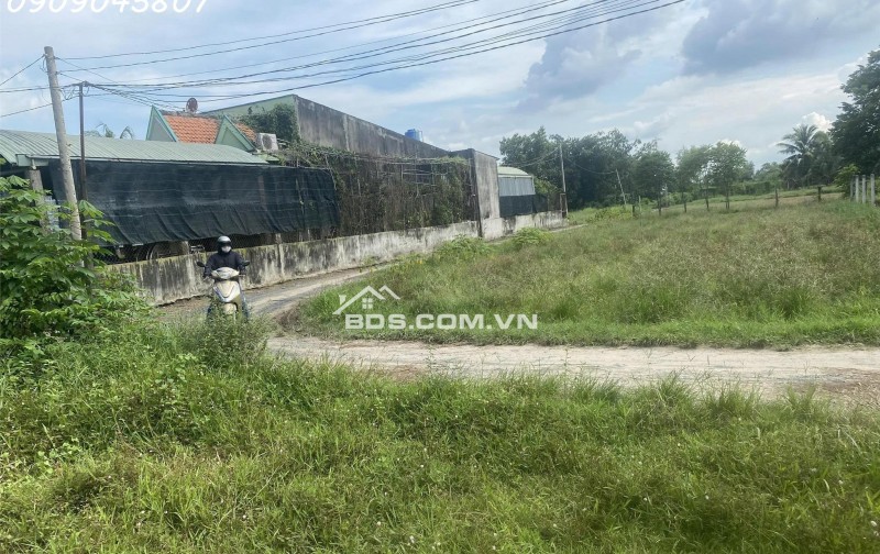 Chính chủ bán gấp 360m2 đất thổ cư 100% Đức Hòa giá 1,55 tỷ có phí hh cho môi giới