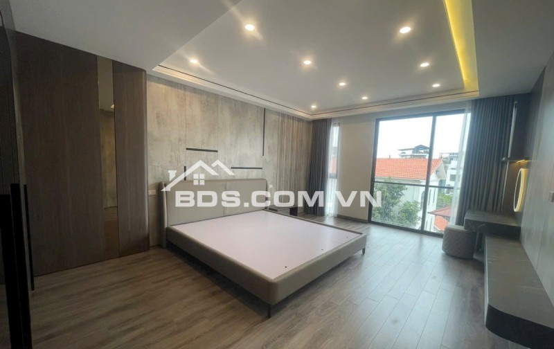 HIẾM! NHÀ NGỌC THỤY – THANG MÁY – Ô TÔ NGỦ TRONG NHÀ – FULL NỘI THẤT – Ở NGAY