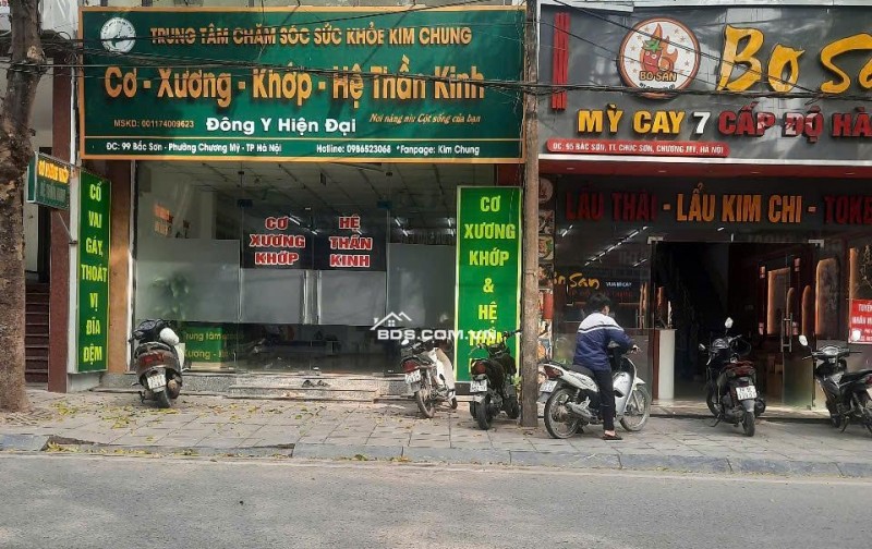 Bán nhà 3 tầng mặt phố Ngọc Hoà, Thị trấn Chúc Sơn, DT 147,3m2, giá 2x tỷ, đẹp